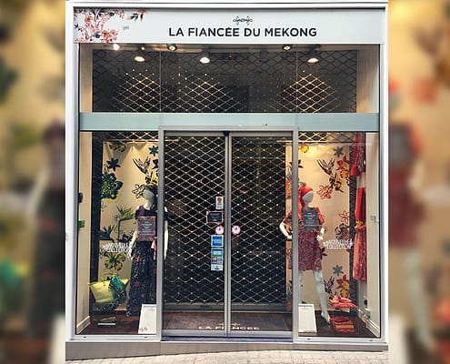 Panneau dibond et adhésifs en lettres découpées pour la boutique La Fiancée du Mekong à Nantes (44)